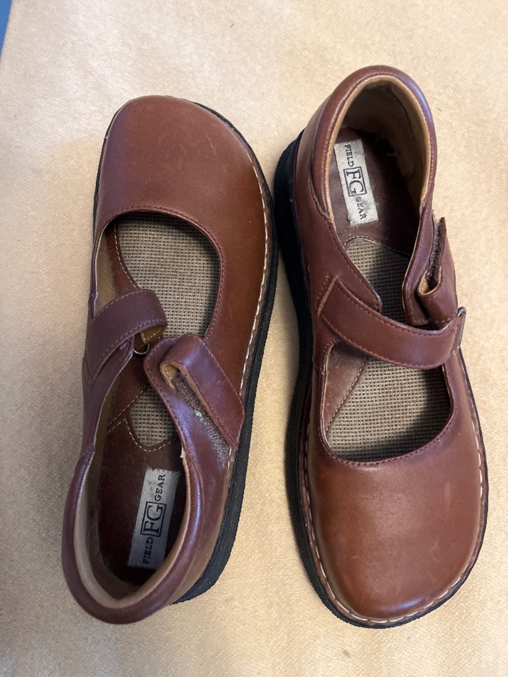 Field Gear brown shoes